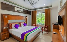 Treebo Premium Palmyra Milford, 2 Km From Alleppey Beach