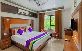 Treebo Premium Palmyra Milford, 2 Km From Alleppey Beach